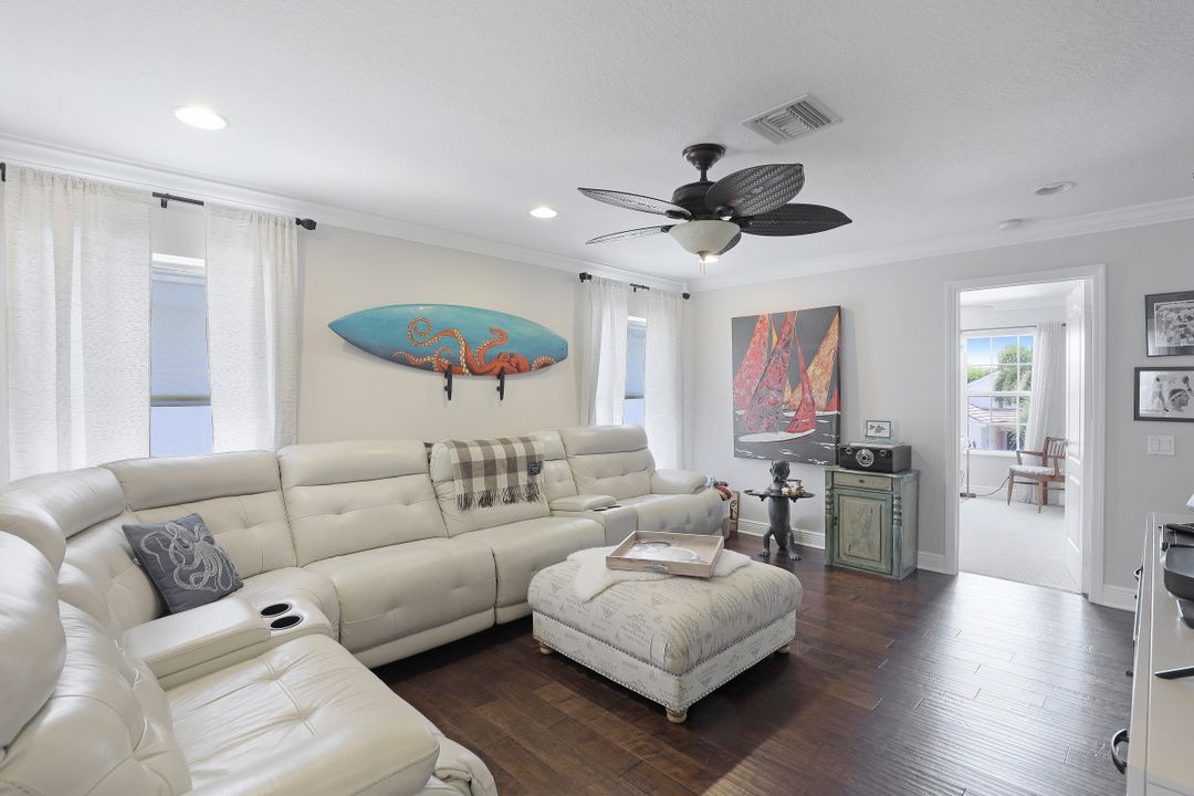 2545 Blackburn Cir, Cape Coral, FL 33991