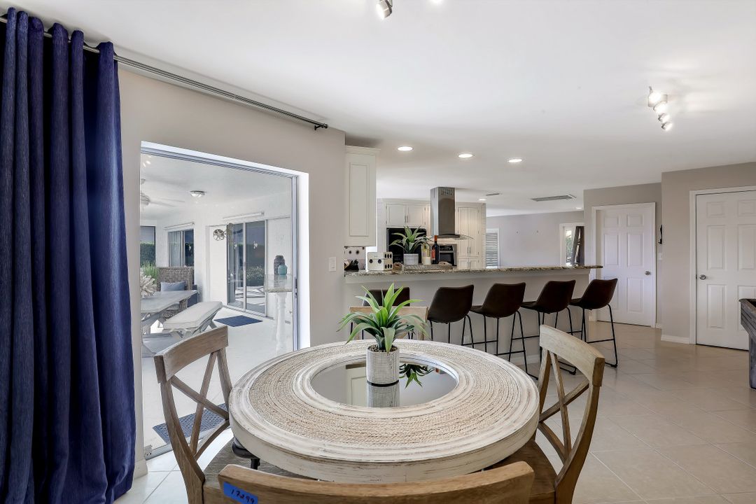 376 Heron Ave, Naples, FL 34108