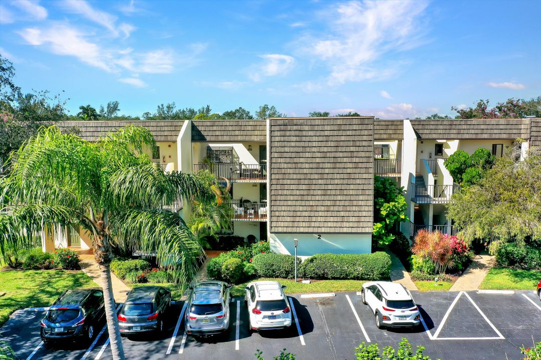 1617 Spoonbill Ln, Naples, FL 34105