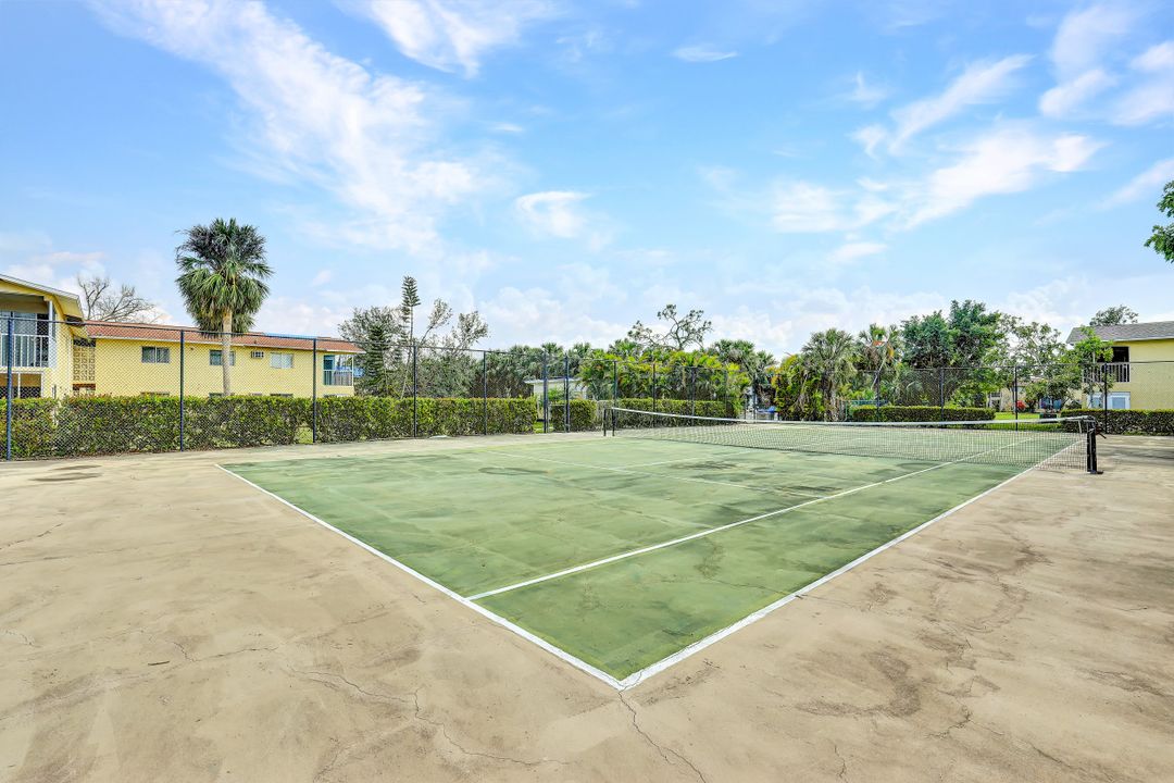 8071 Country Rd #106, Fort Myers, FL 33919