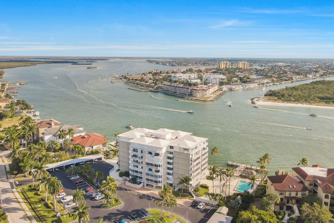 60 W Pelican St #504, Naples, FL 34113