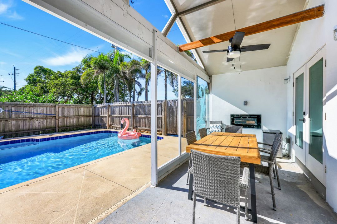 3722 10th St N, Naples, FL 34103