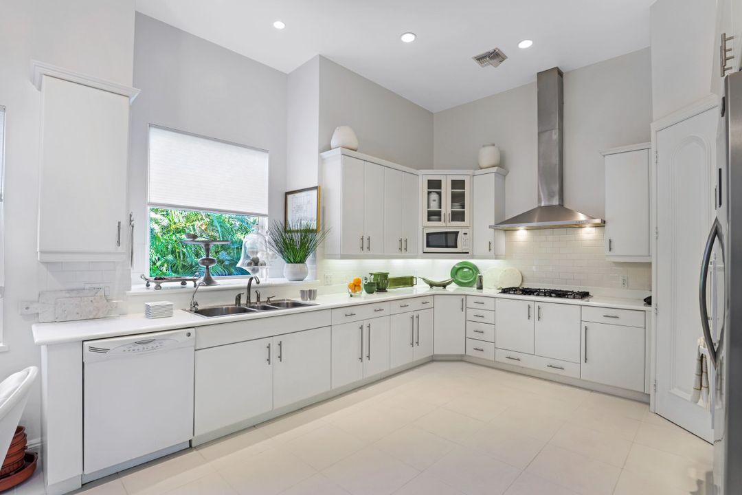 15361 Old Pine Ct, Fort Myers, FL 33912