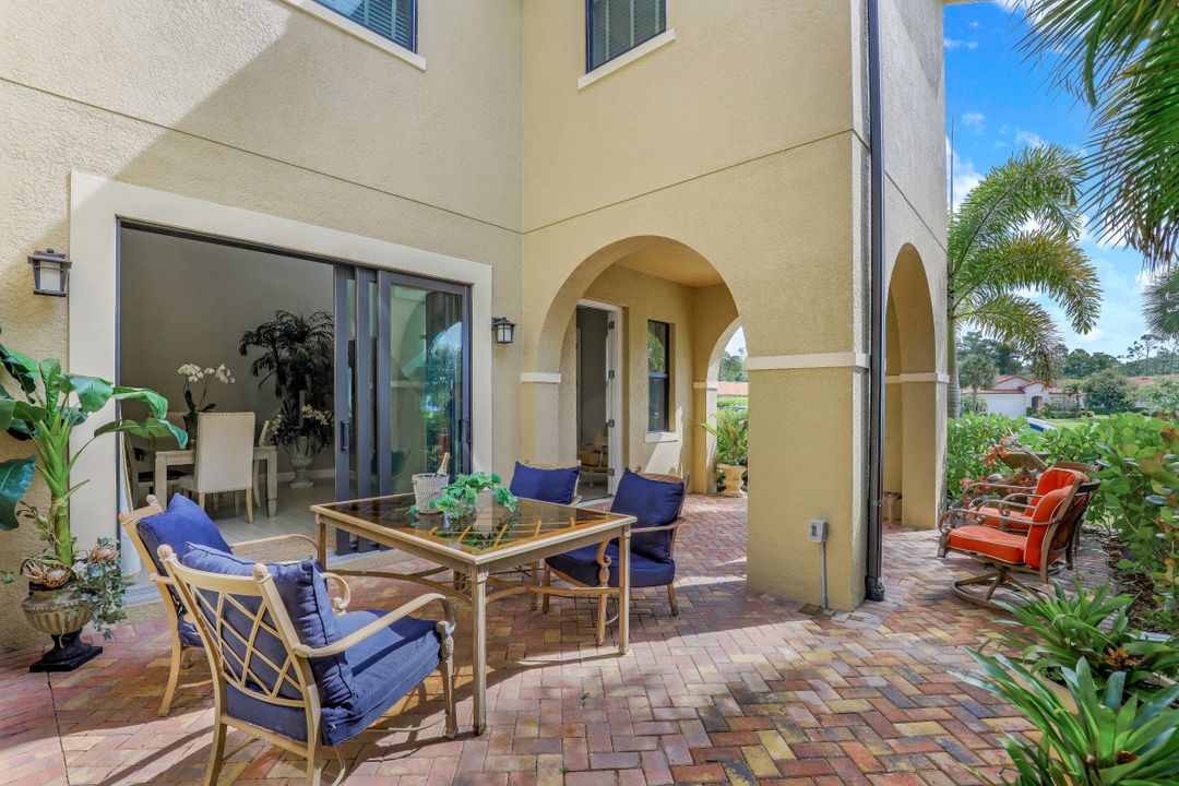 1300 Kendari Terrace, Naples, FL 34113