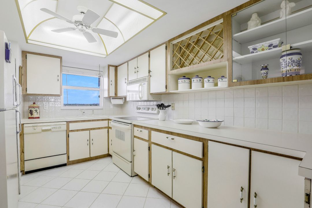 12945 Vanderbilt Dr #508, Naples, FL 34110