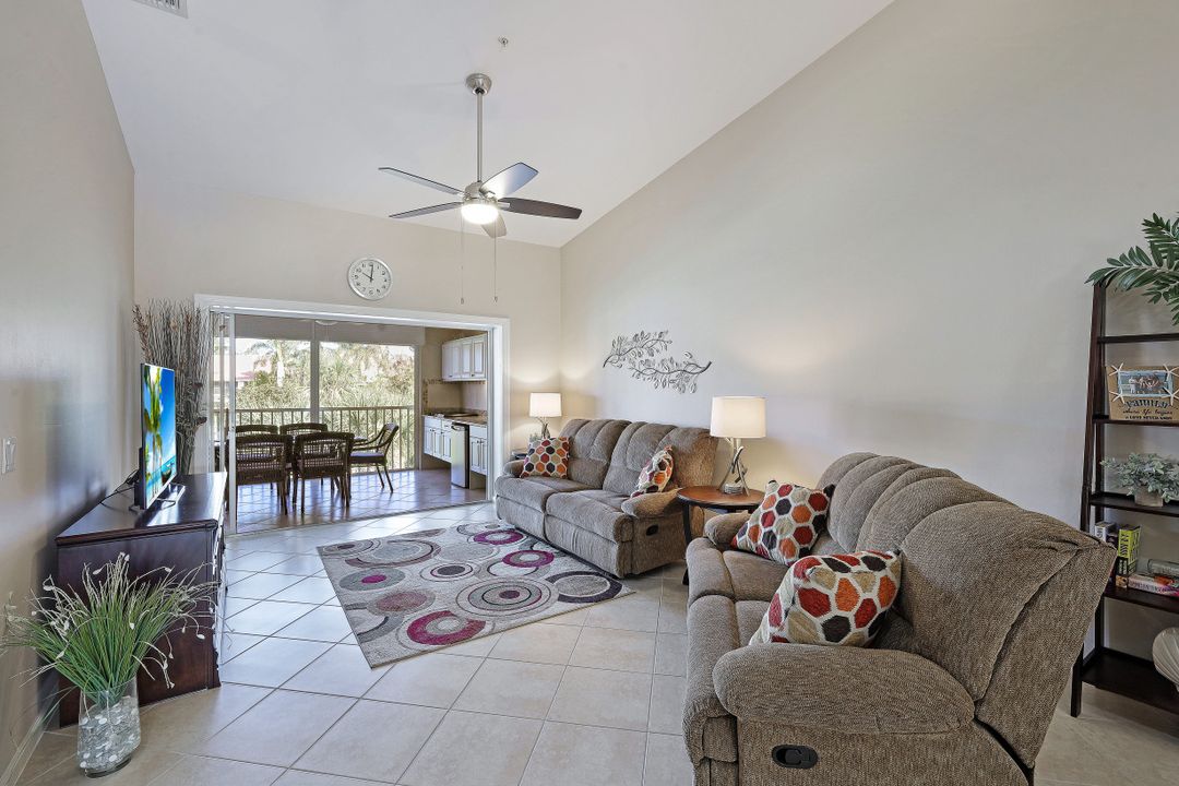 2365 Bayou Ln #4, Naples, FL 34112