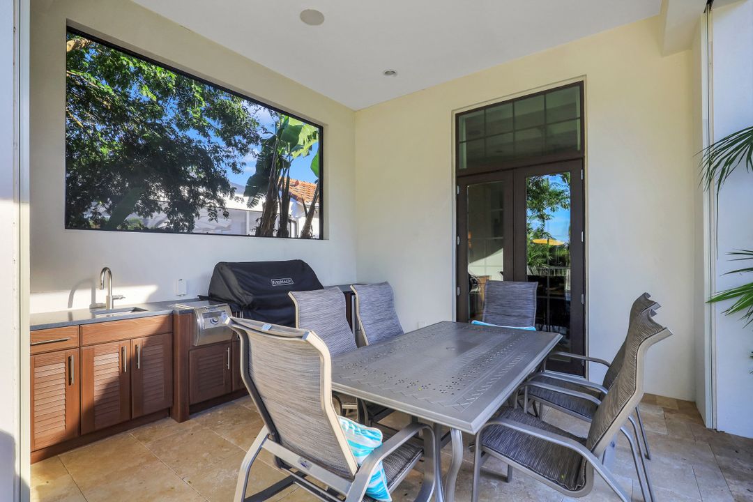 3255 Tavolara Ln, Naples, FL 34114