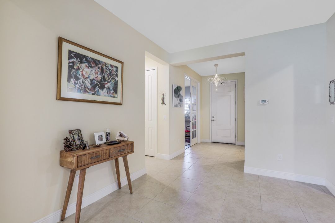 3771 Canopy Cir, Naples, FL 34120