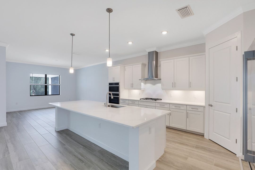 3139 Heather Glen Ct, Naples, FL 34114