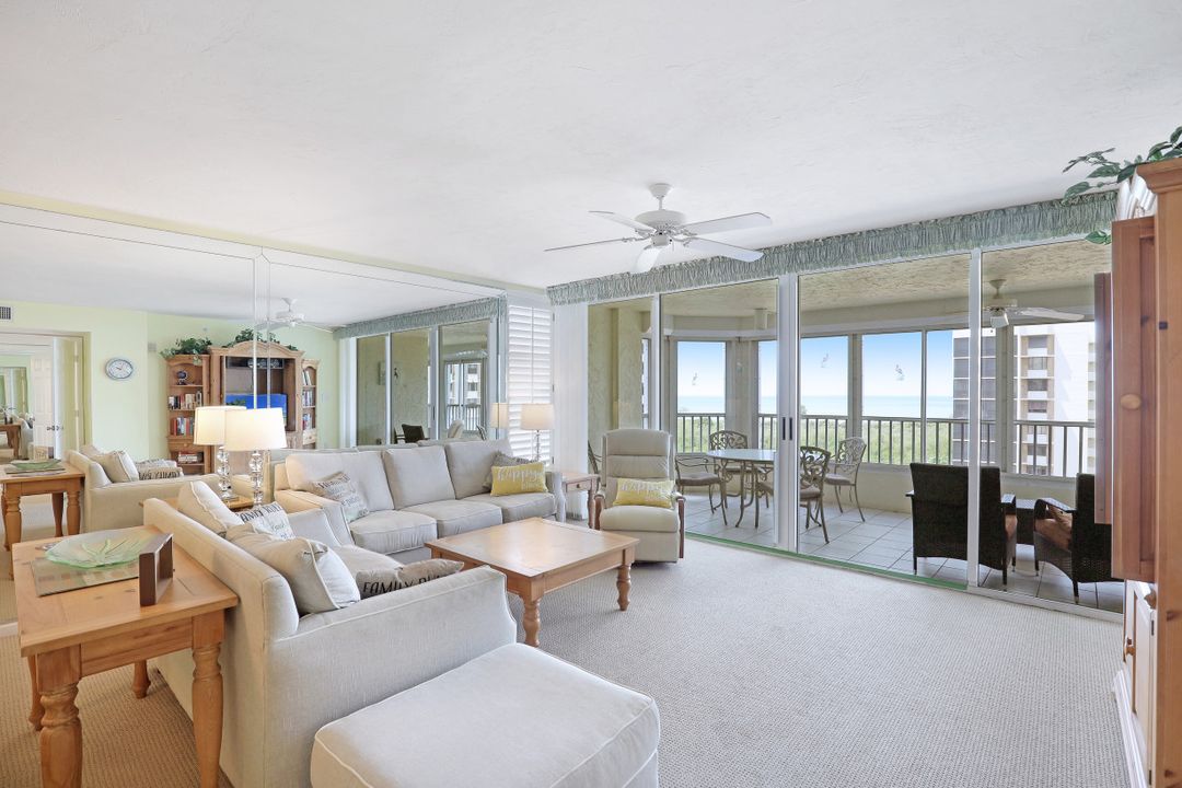 21 Bluebill Ave #905, Naples, FL 34108