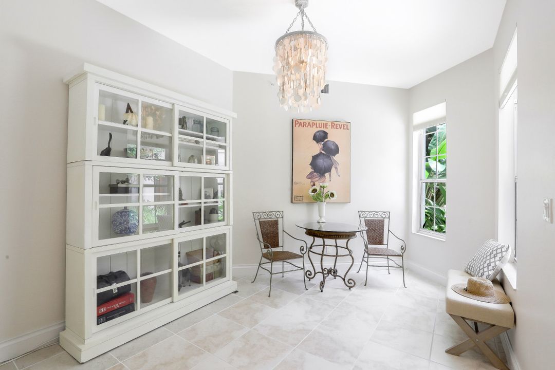 141 Colonade Cir #141, Naples, FL 34103