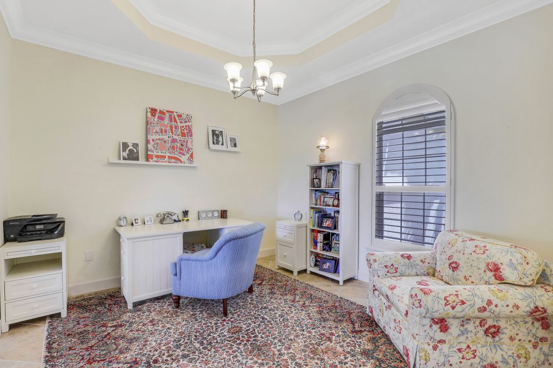 9746 Nickel Ridge Cir, Naples, FL 34120