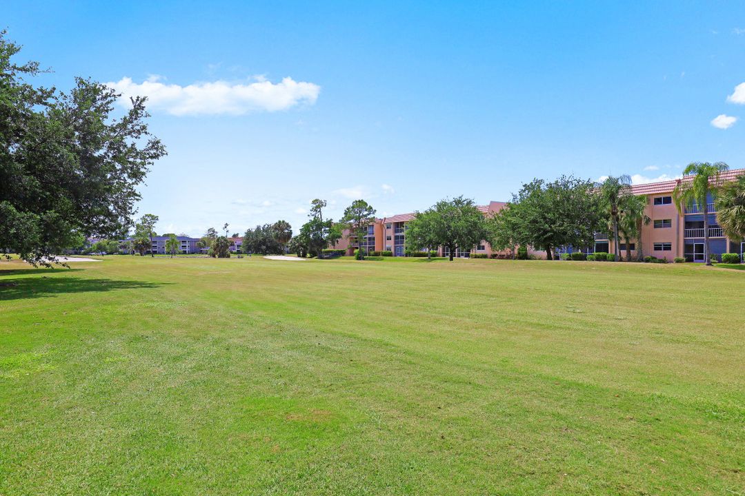 680 Woodshire Ln #H 4, Naples, FL 34105