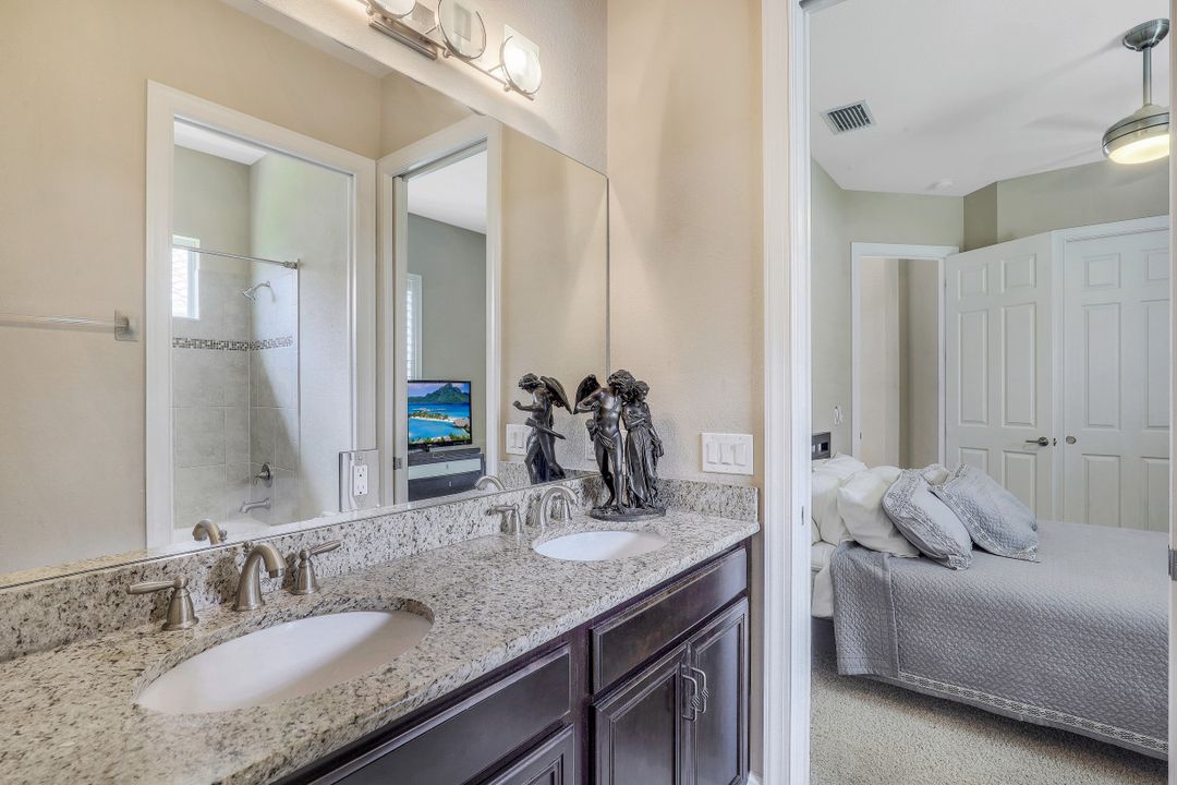 9403 Copper Rock Ct, Naples, FL 34120