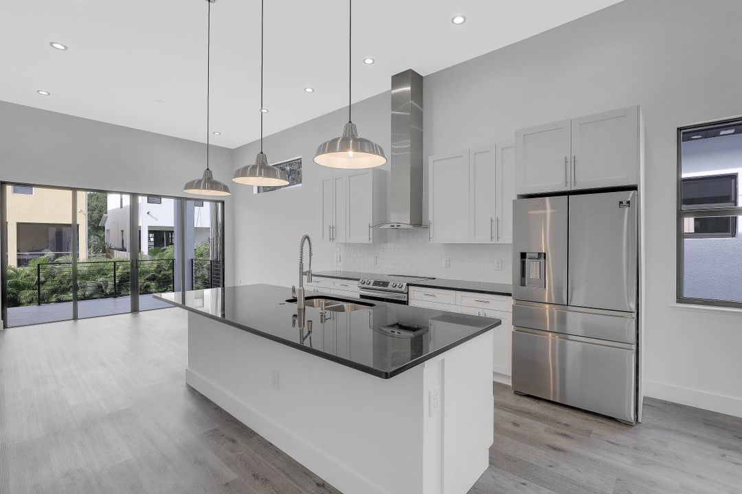 3013 Lunar St, Naples, FL 34112