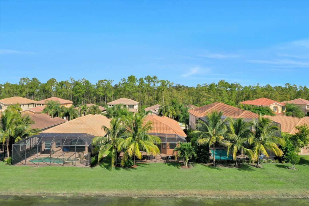 3374 Pacific Dr, Naples, FL 34119