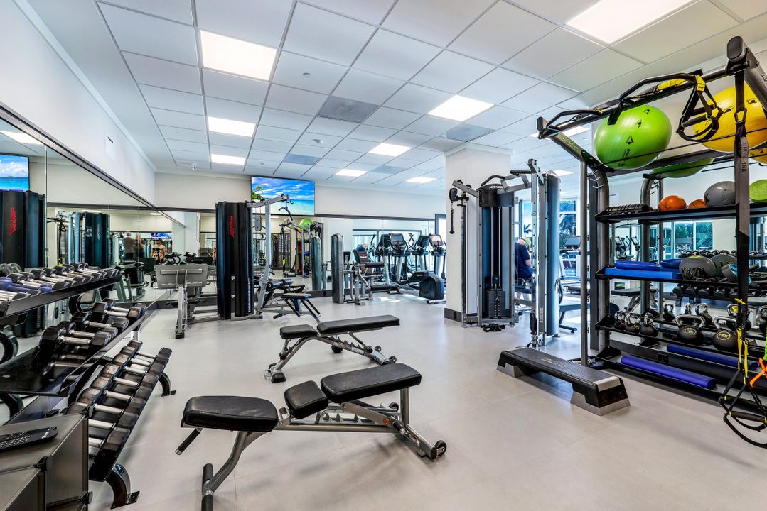 6585 Nicholas Blvd  #1803, Naples, FL 34108