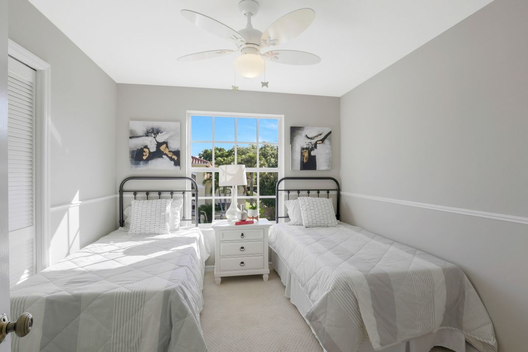 11043 Lakeland Cir, Fort Myers, FL 33913