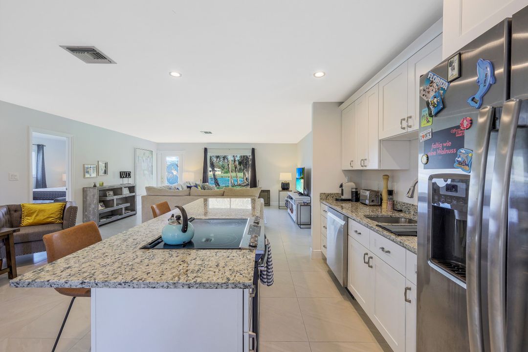 5322 Myrtle Ln, Naples, FL 34113