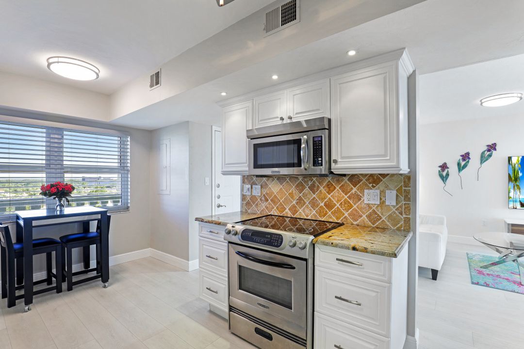 5501 Heron Point Dr #902, Naples, FL 34108