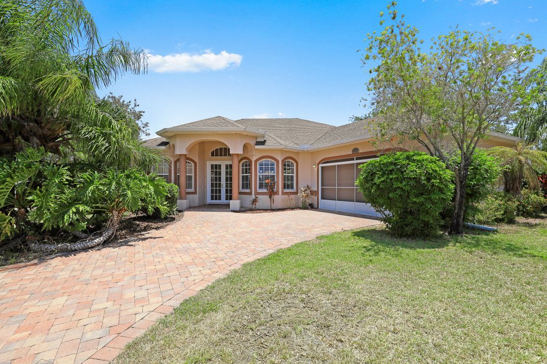 1409 SE 4th Pl, Cape Coral, FL 33990