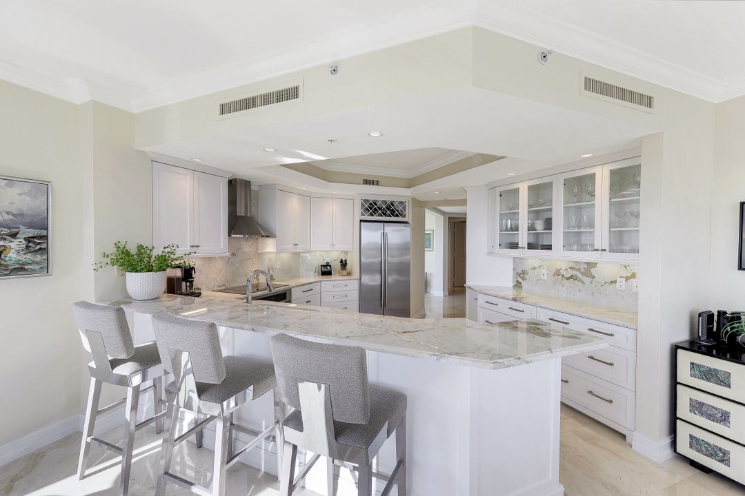 1060 Borghese Ln  #906, Naples, FL 34114