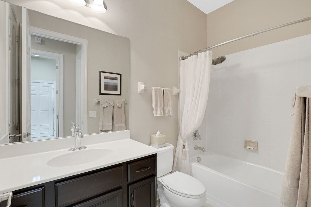 8961 Quarry Dr, Naples, FL 34120