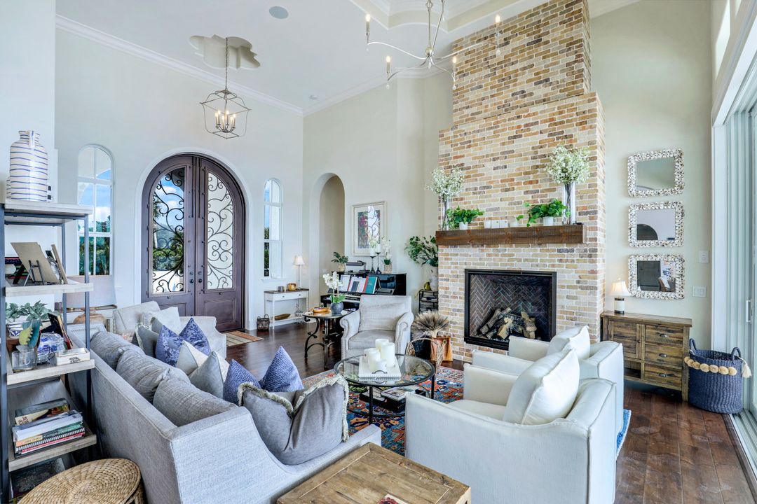 5930 Harborage Dr, Fort Myers, FL 33908