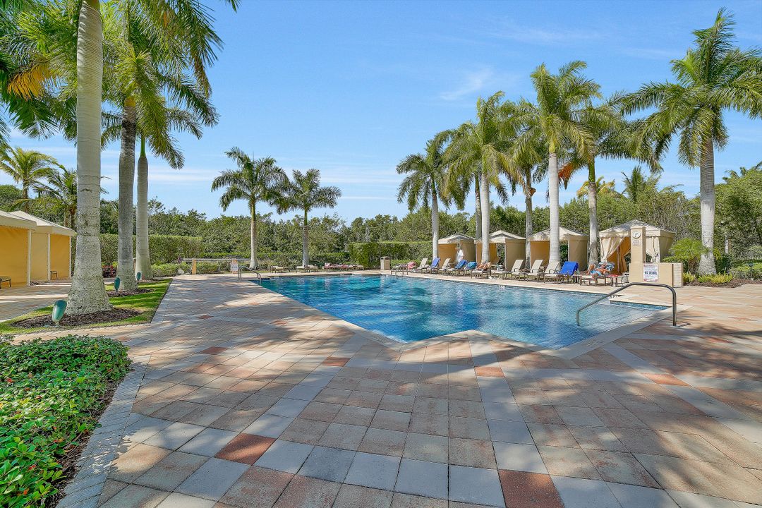 1065 Borghese Ln, Naples, FL 34114