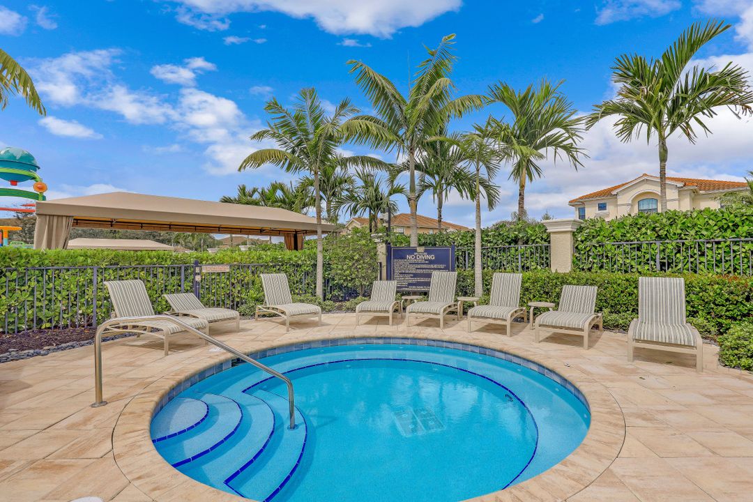 13395 Silktail Dr, Naples, FL 34109