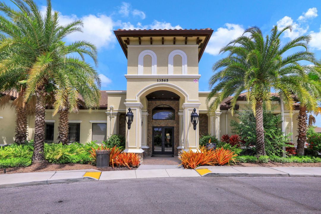 13486 Sumter Ln, Naples, FL 34109