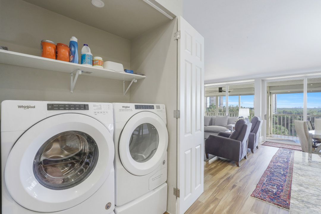 360 Horse Creek Dr #502, Naples, FL 34110