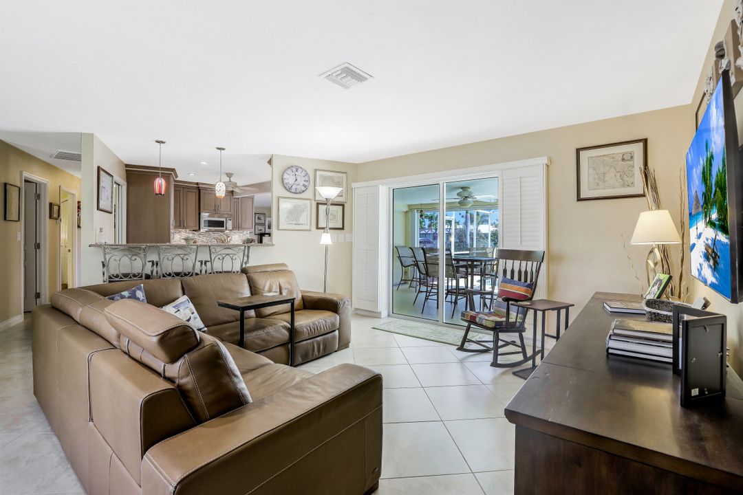 1927 SE 10th St, Cape Coral, FL 33990