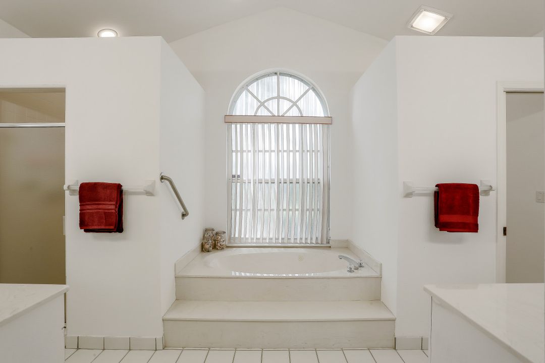 5895 Sonoma Ct, Naples, FL 34119