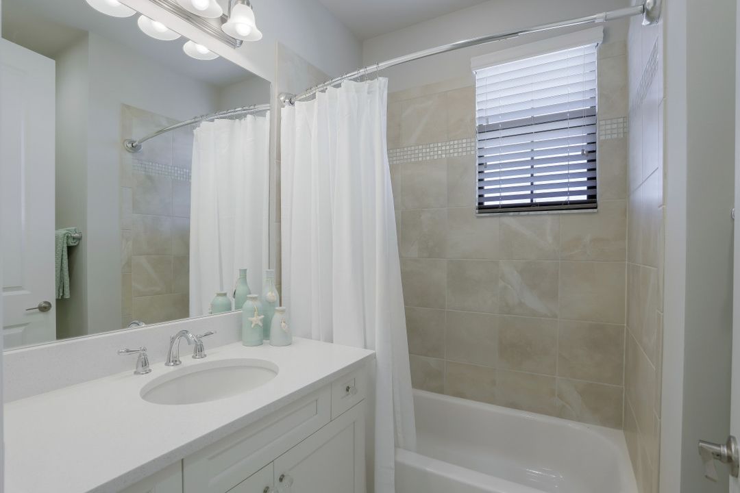 4228 Amelia Wy, Naples, FL 34119