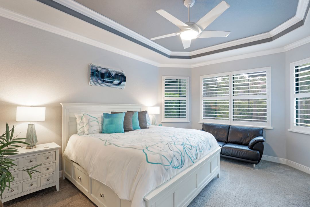 10086 Palazzo Dr, Naples, FL 34119