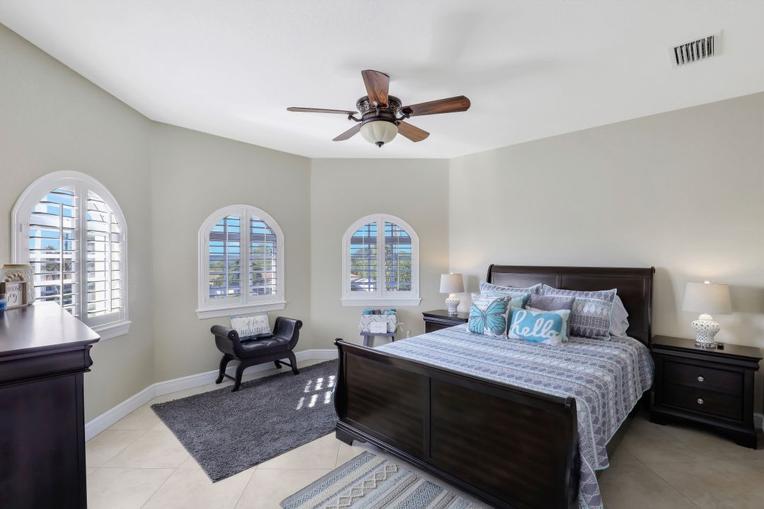 2126 Clubhouse Rd, North Fort Myers, FL 33917