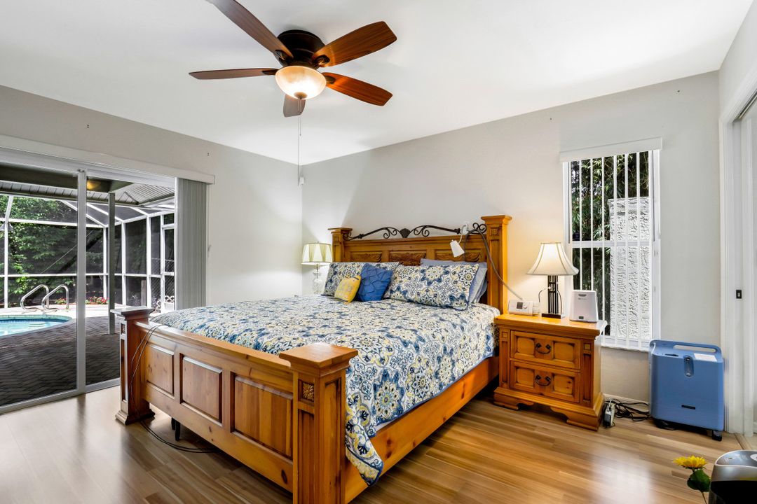 1561 Logan Ct, Naples, FL 34116