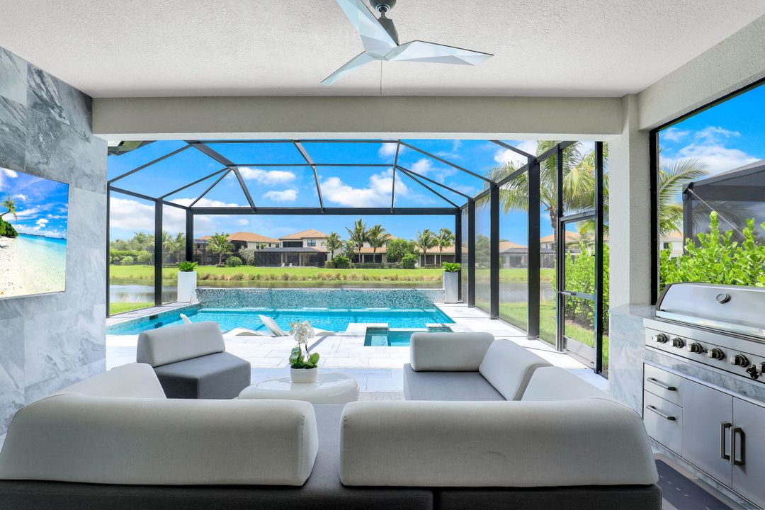 4448 Aurora St, Naples, FL 34119