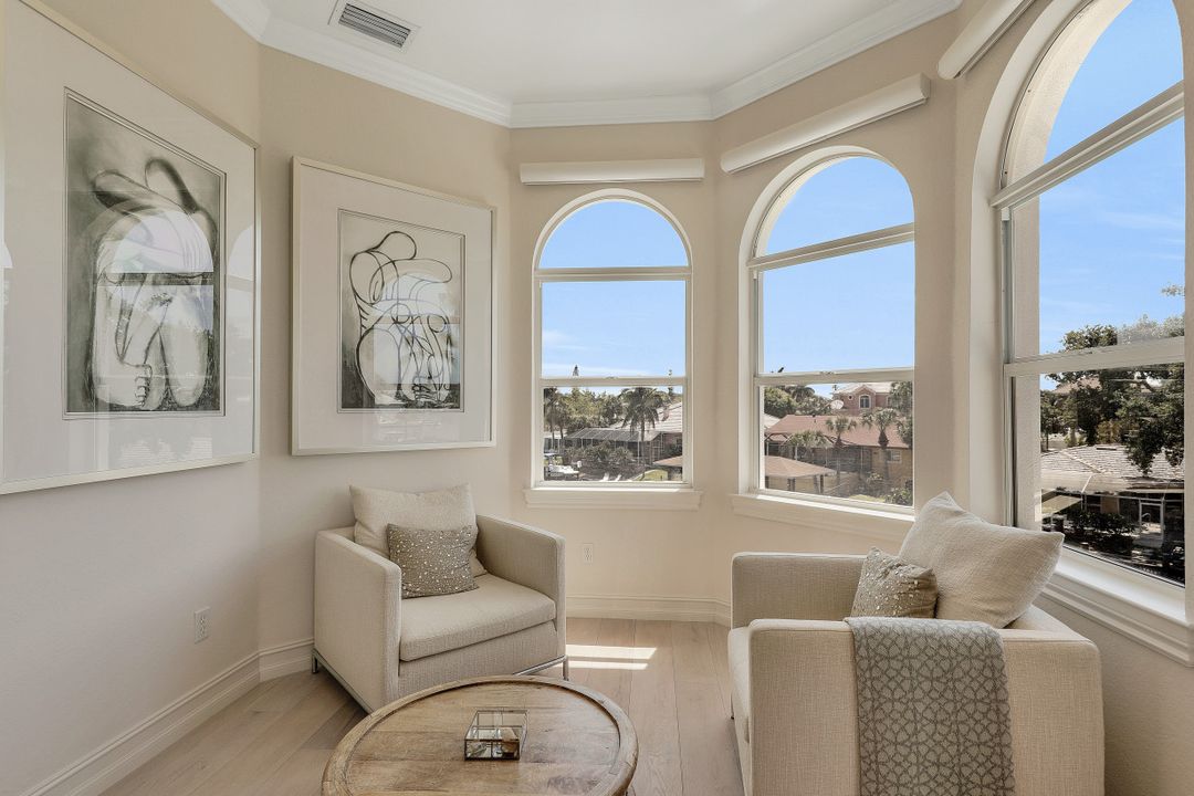 390 Seabee Ave, Naples, FL 34108