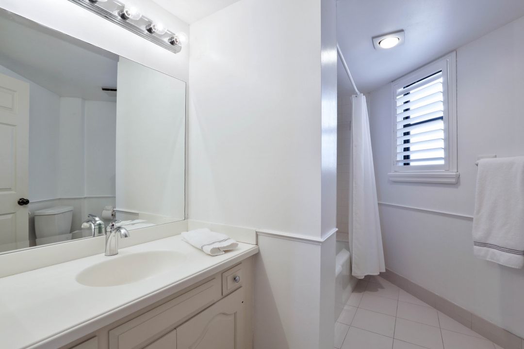 6075 Pelican Bay Blvd #406, Naples, FL 34108