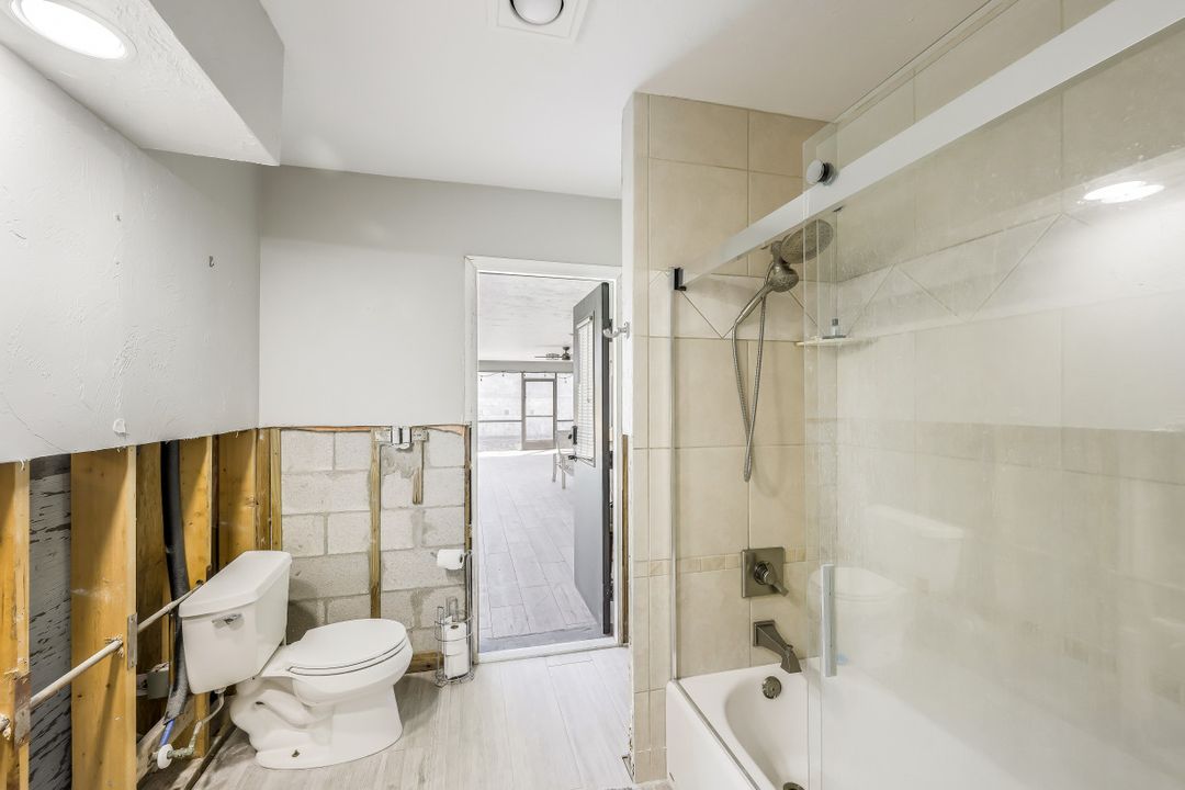 4884 Riverside Dr, Estero, FL 33928