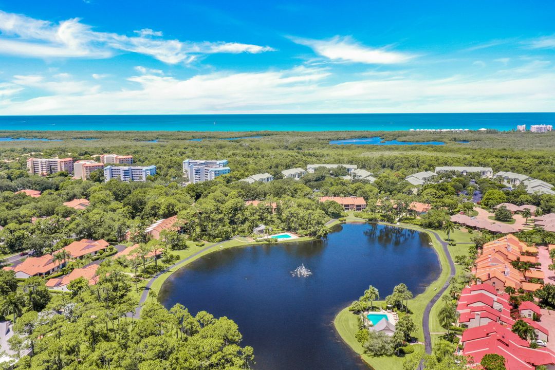 15330 Cedarwood Ln, Naples, FL 34110