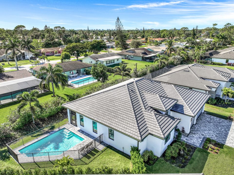 226 Legacy Ct, Naples, FL 34110