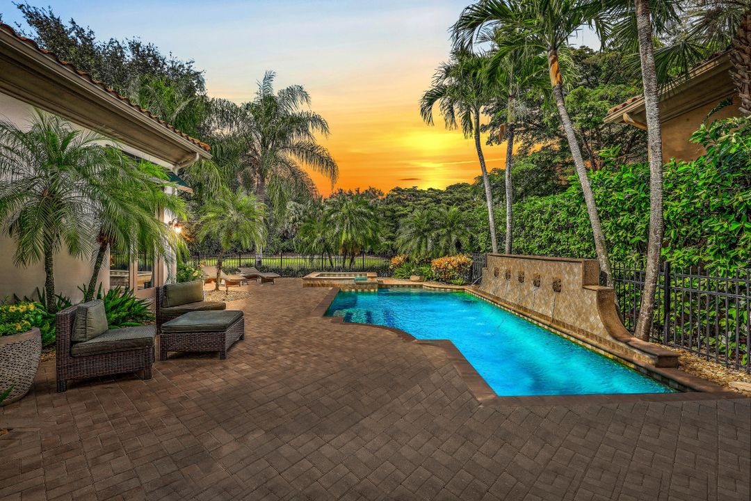 15655 Villoresi Way, Naples, FL 34110