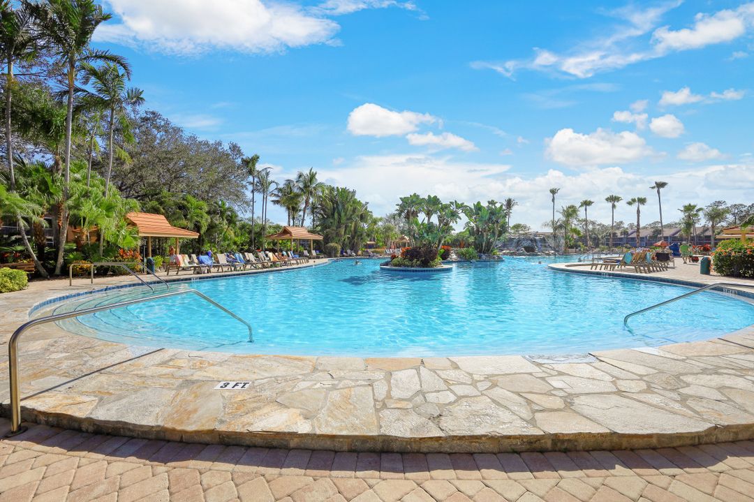 2365 Bayou Ln #4, Naples, FL 34112