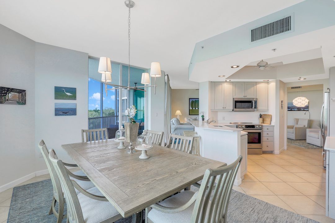 300 Dunes Blvd #Unit 305, Naples, FL 34110