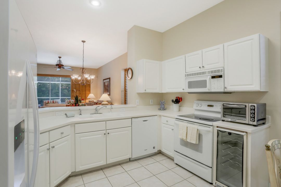 1818 Leamington Ln, Naples, FL 34109