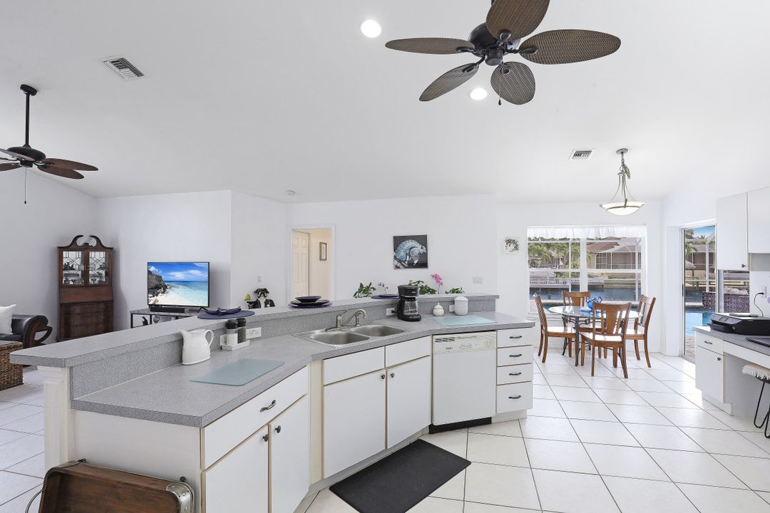 4105 SW 27th Ave, Cape Coral, FL 33914