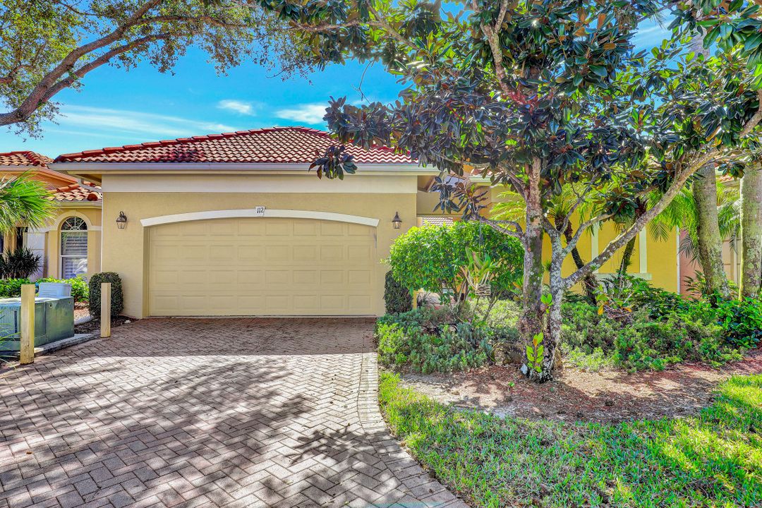 112 April Sound Dr, Naples, FL 34119